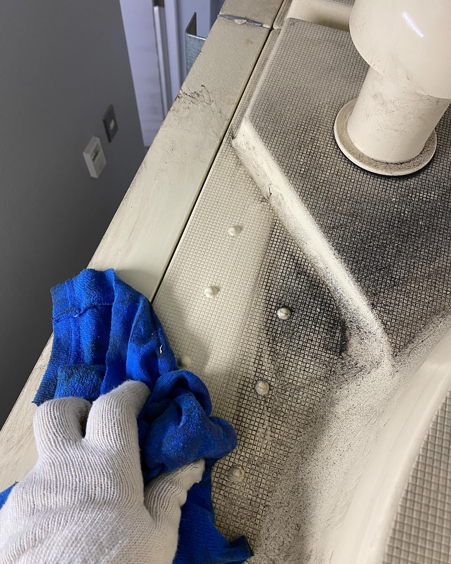 【貯水槽外部清掃】